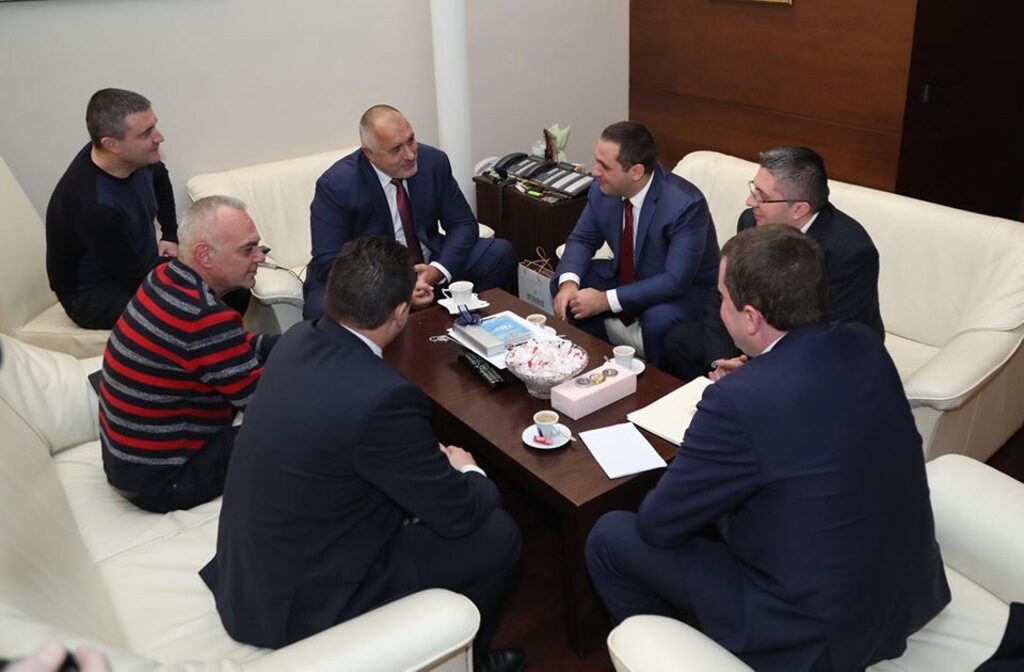 Сбирка при премиера в навечерието на Новата година за отпускане на 30 млн. лв. за Перник – във всяка нормална държава такова правителство щеше да бъде пометено от бунта на оставените без вода.