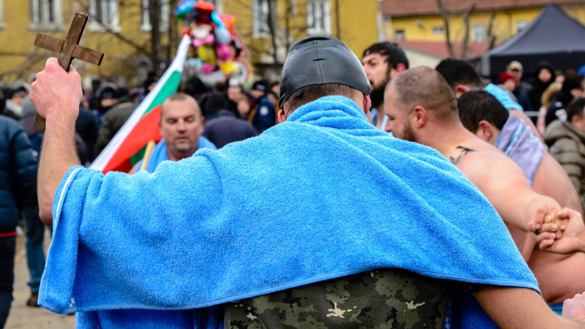 Напоследък почти всичко у нас започна да се "отбелязва" с хоро