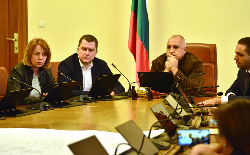 Фандъкова: Решението за Перник минава през 100% гаранция за София