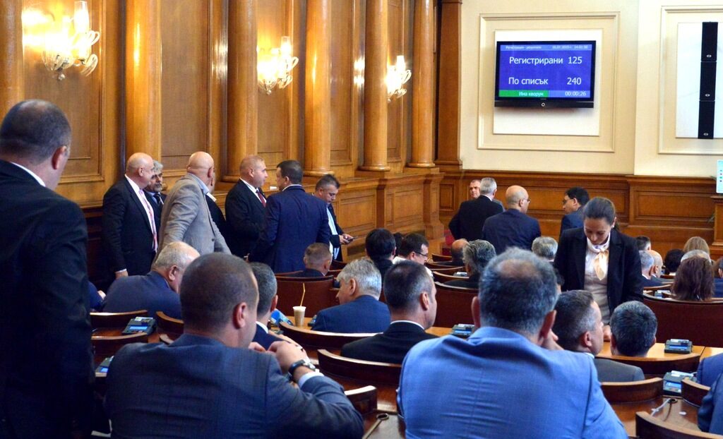 Депутатите приеха мерки за ограничаване на нелегалните превози