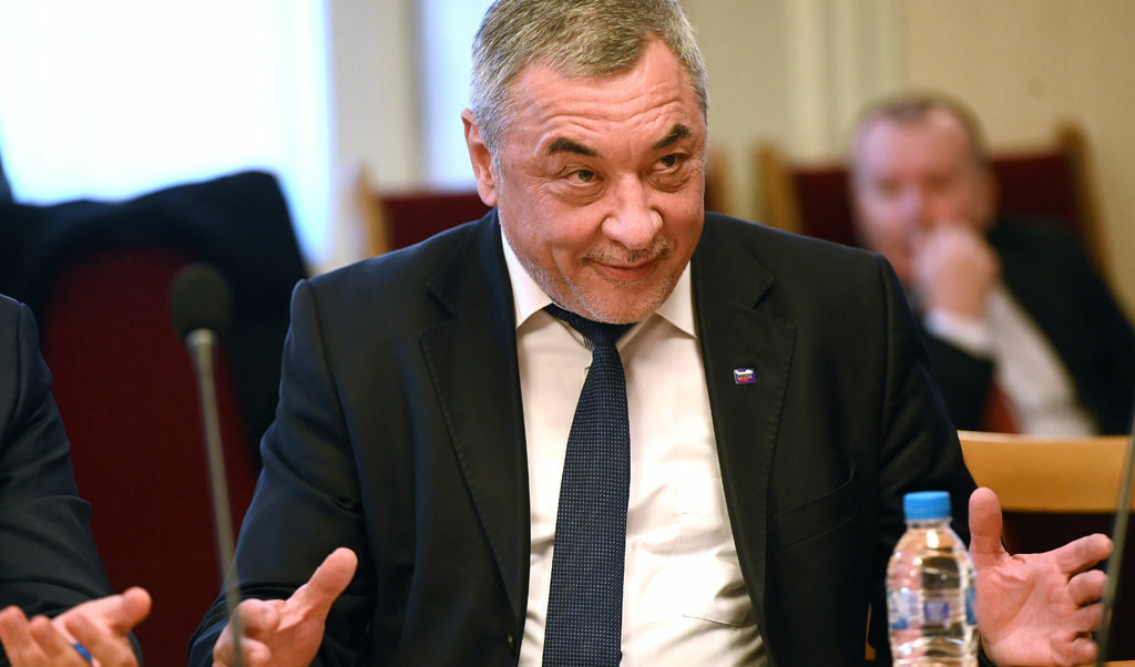Валери Симеонов: Васил Божков не е безобиден, а Комисията по хазарта е корумпирана Валери Симеонов: Васил Божков не е безобиден, а Комисията по хазарта е корумпирана