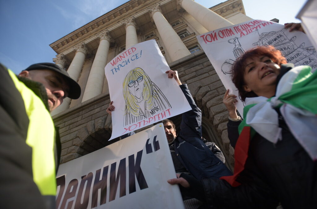 Протестиращите срещу безводието поискаха оставката на Борисов и Аврамова