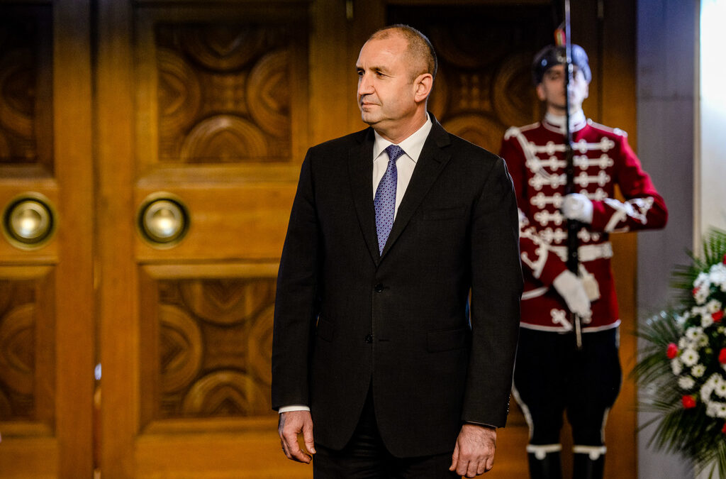 Най-четеното в Дневник: Снетото доверие от президента Най-четеното в Дневник: Снетото доверие от президента