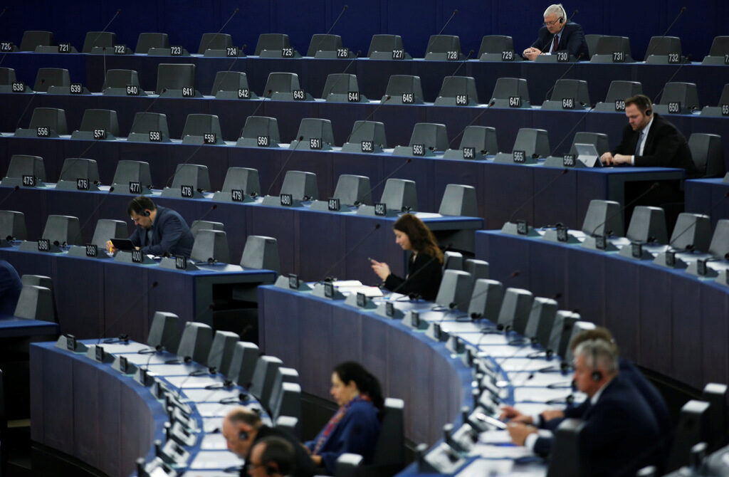 Европарламентът каза при какви условия ще подкрепи търговската сделка с Лондон