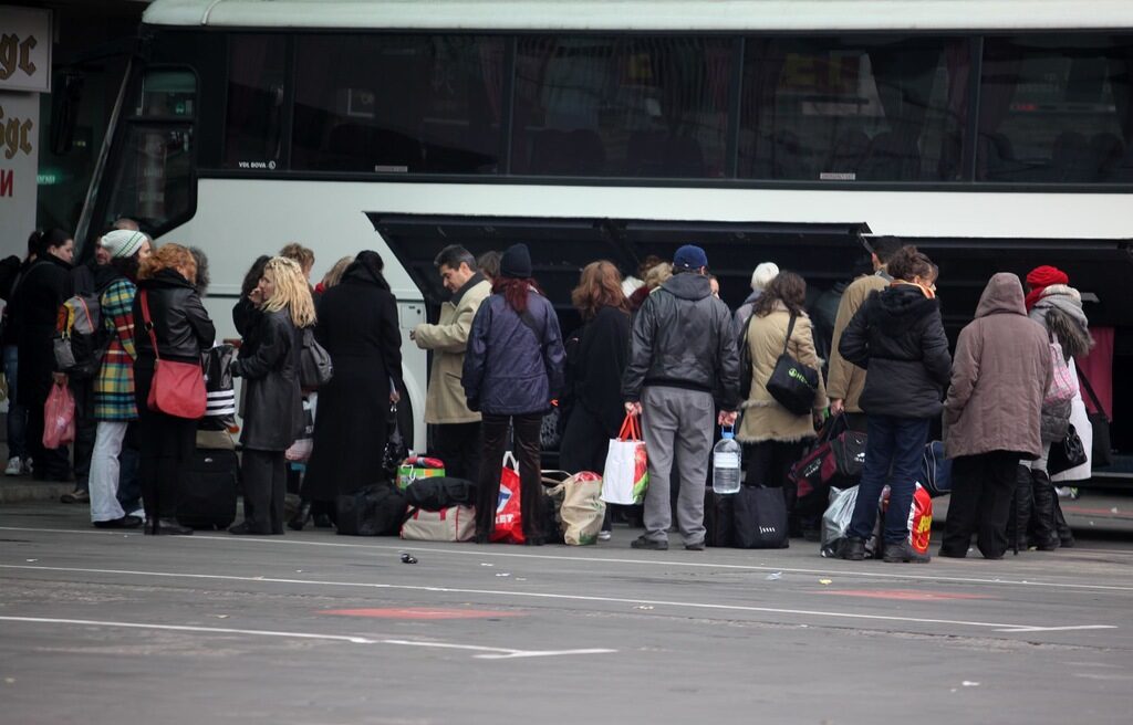 Двуцифрено расте броят на българите, пътували в края на годината