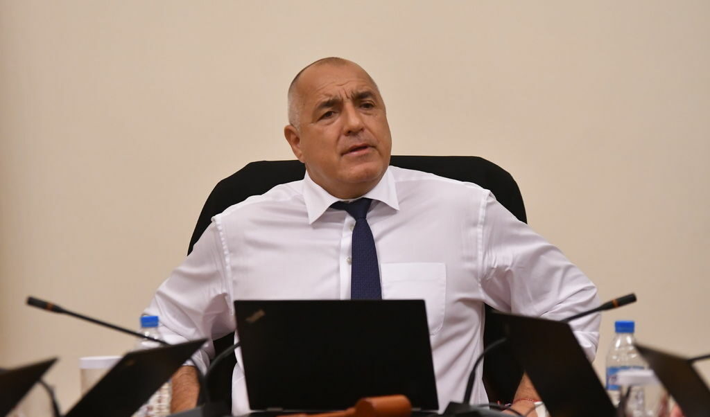 Борисов: Футболни клубове да бъдат глобявани, ако тренират