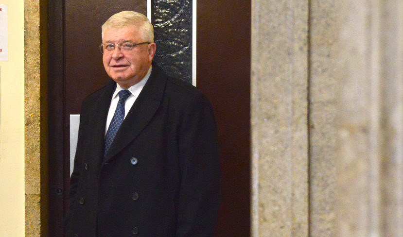 Държавата затваря магазини, заведения и фитнеси