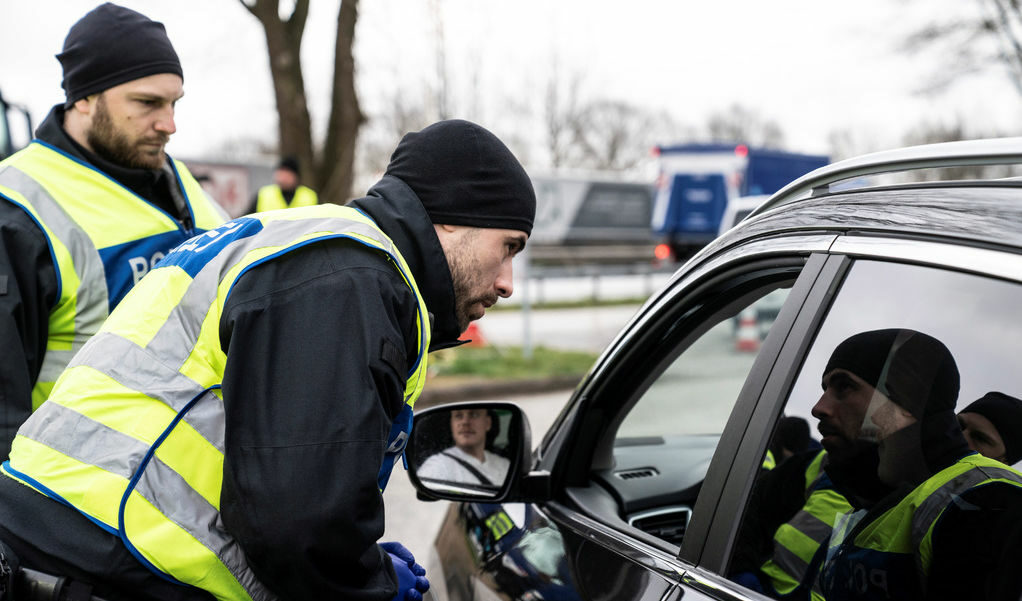 ЕС се затваря за поне 30 дни за чужденци