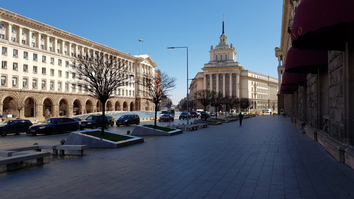 Не бива да се допуска в условията на извънредно положение насочване на средства на данъкоплатците за покриване на загуби, нямащи нищо общо със сегашната криза.