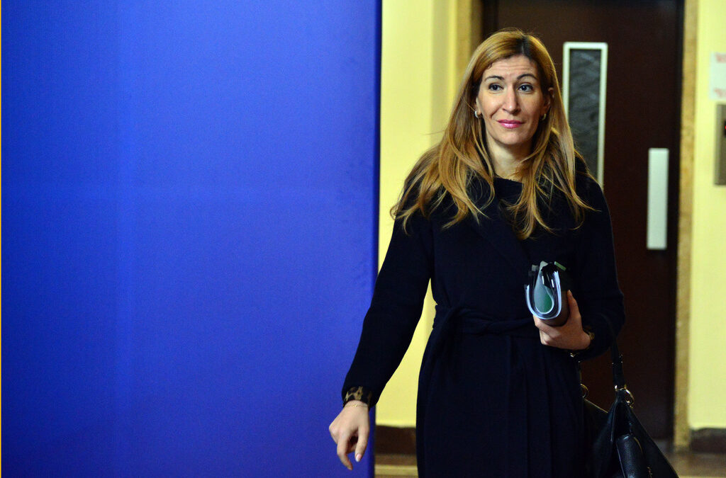 Николина Ангелкова