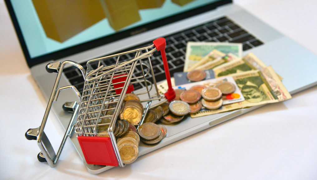 През февруари онлайн продажбите са намалели