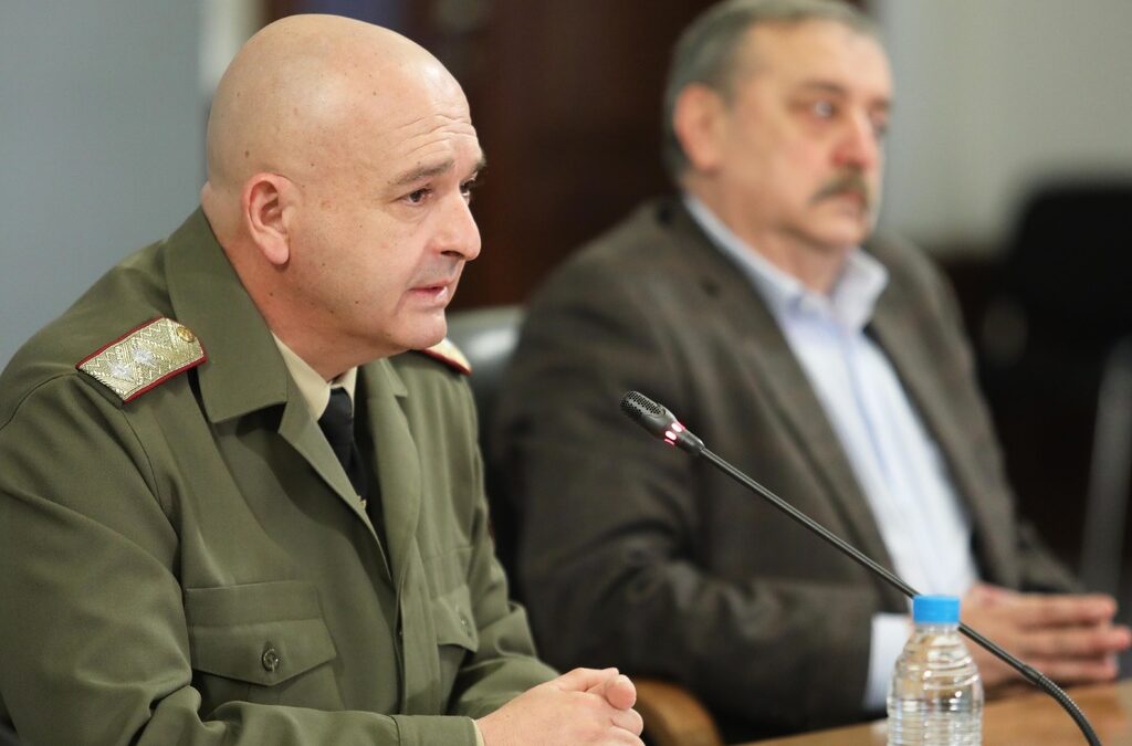 Вместо масово тестване ще има "срезови" изследвания на населението за коронавирус Вместо масово тестване ще има "срезови" изследвания на населението за коронавирус