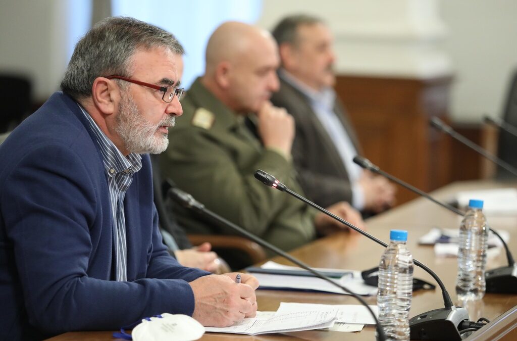 След Великден се възстановяват ваксинациите на деца