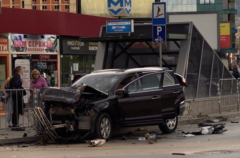 Майката на Кристиян Николов е причинила катастрофа със същия автомобил през 2015 Майката на Кристиян Николов е причинила катастрофа със същия автомобил през 2015