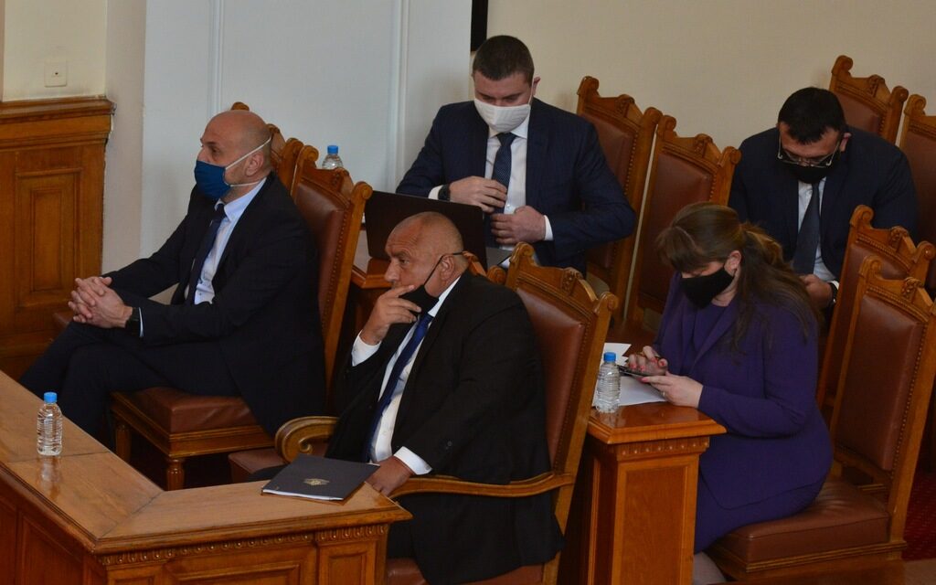 След Гергьовден ще се решава кои ограничения ще останат и след извънредното положение