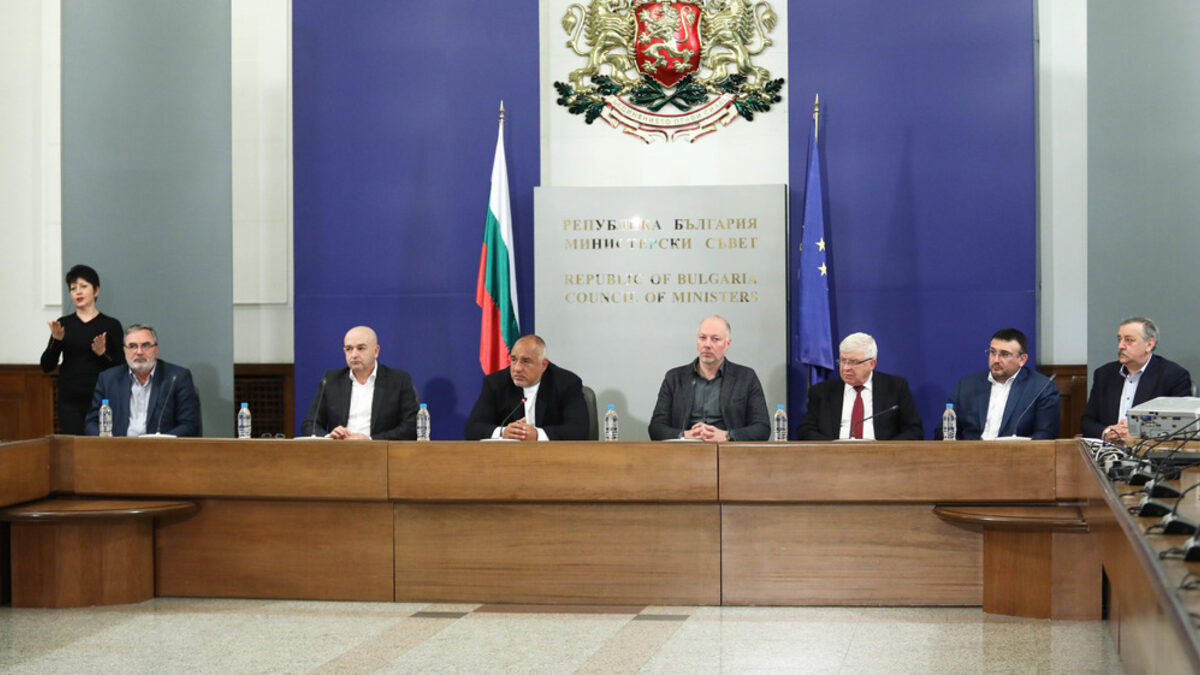 Борисов обяви ново ниво - "санитарно извънредно положение" и разхлабване на мерките