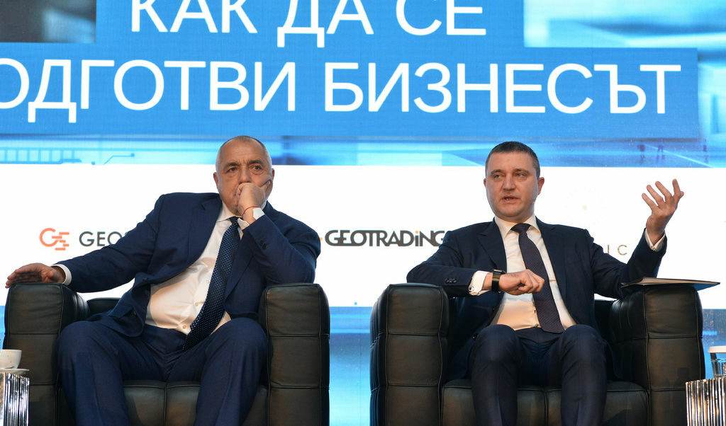 Два дни след като Бойко Борисов каза, че държавата може да даде кредит на "Левски", министърът на финансите Владислав Горанов посочи, че не вижда механизъм как това да стане Два дни след като Бойко Борисов каза, че държавата може да даде кредит на "Левски", министърът на финансите Владислав Горанов посочи, че не вижда механизъм как това да стане