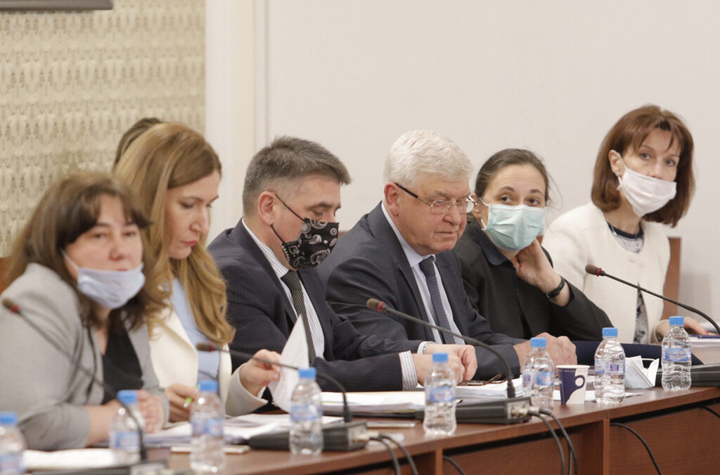 Правната комисия не одобри ваучерите за почивки