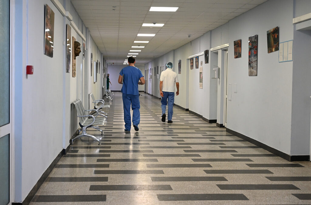 Десетки медици се заразиха в "Пирогов" по време на извънредното положение