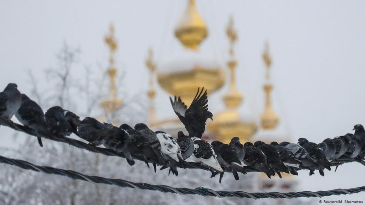 Коронавирусът като "Божие наказание": Какво става в православните манастири