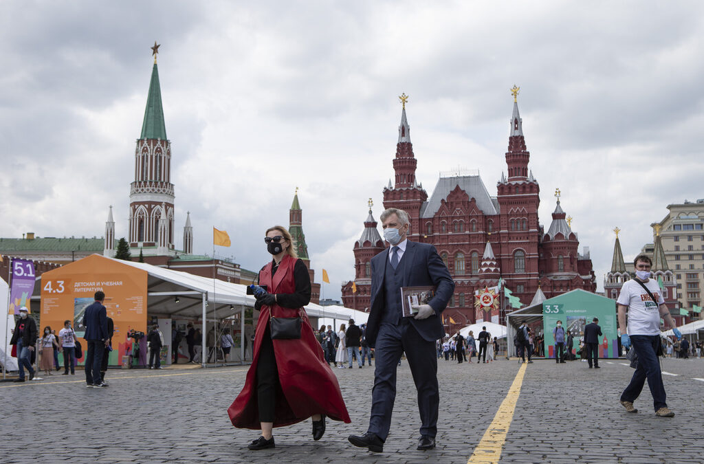 Коронавирусът по света: Москва увеличи със 177% броя на починалите през май (хронология)