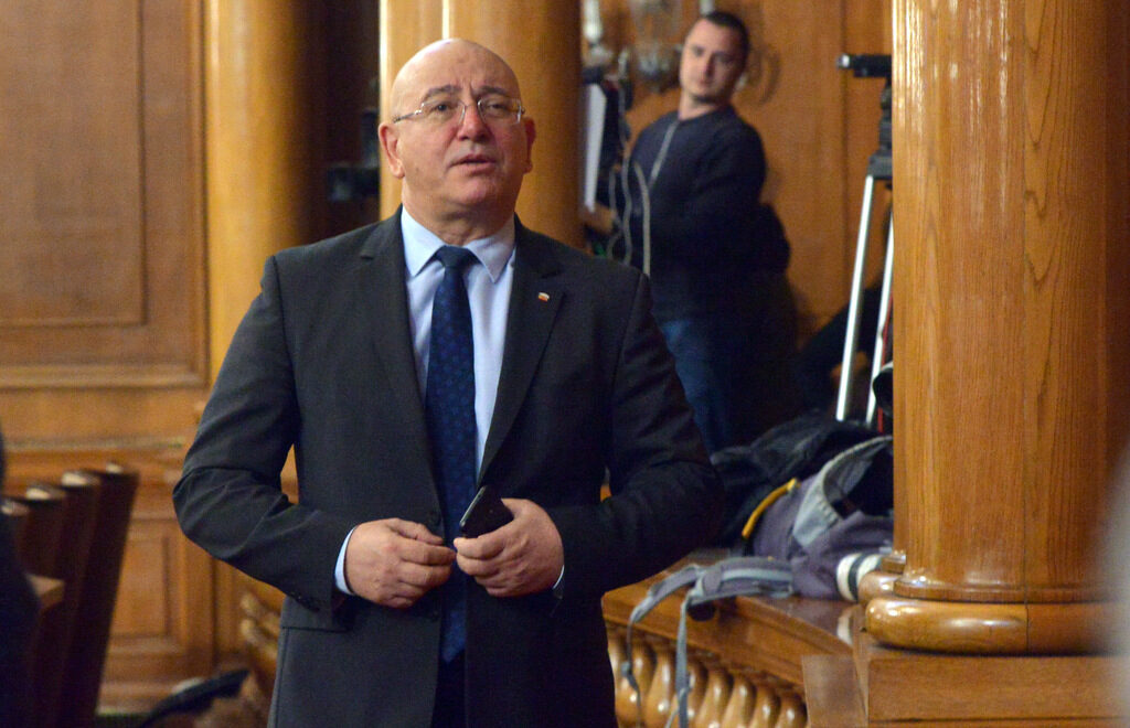 Няма да спра проекта на Алепу, обяви екоминистърът Няма да спра проекта на Алепу, обяви екоминистърът
