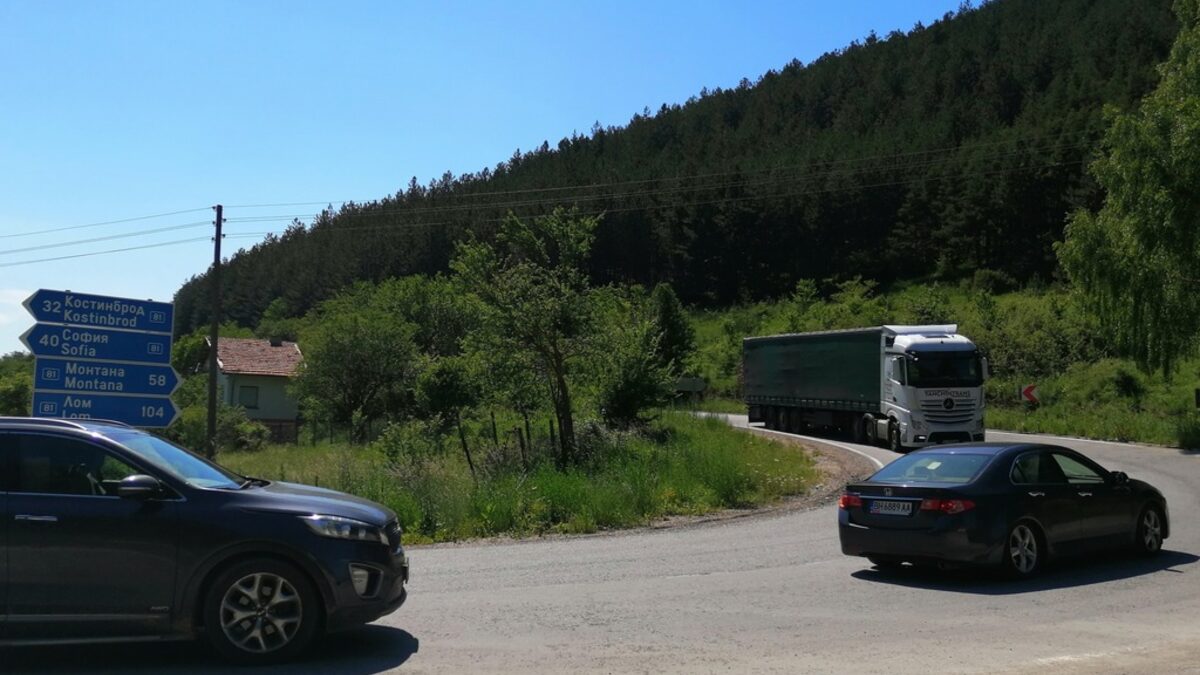 Полицейски проверки заради убийството задръстиха прохода Петрохан