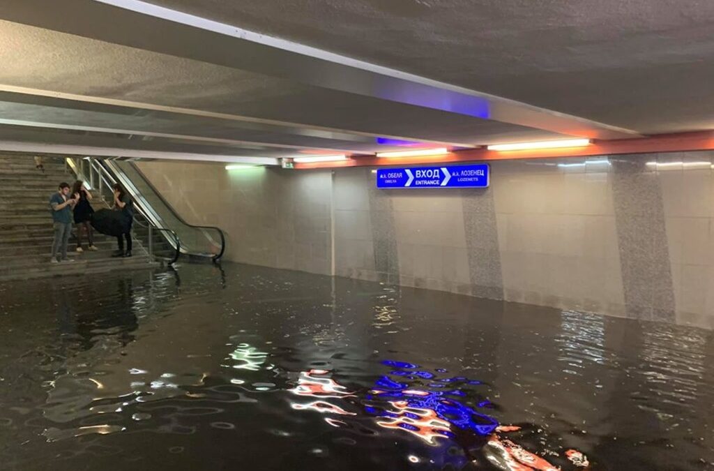 Метрото при НДК. Редакцията публикува снимките със съгласието на авторите. Метрото при НДК. Редакцията публикува снимките със съгласието на авторите.