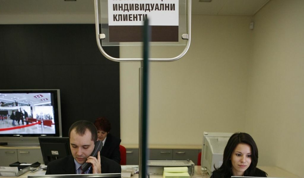 Анализирай това: защо банки отказват да отворят сметки на чужди компании