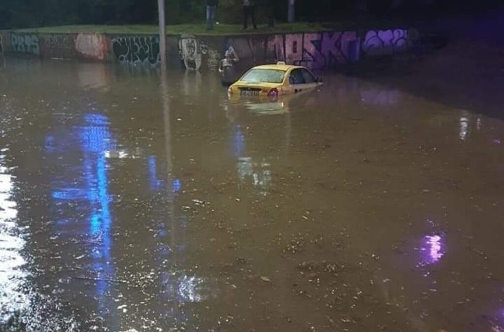 Снимката е архивна