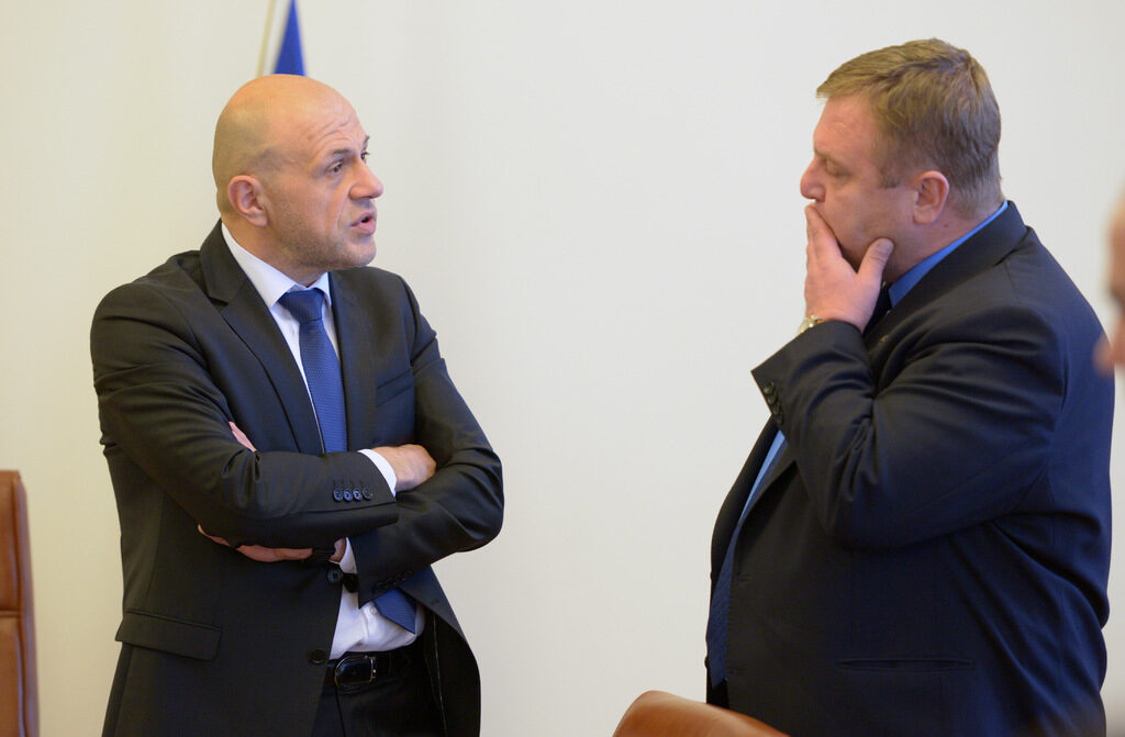 Президентът поиска цялата власт сега и безконтролно, обяви Томислав Дончев