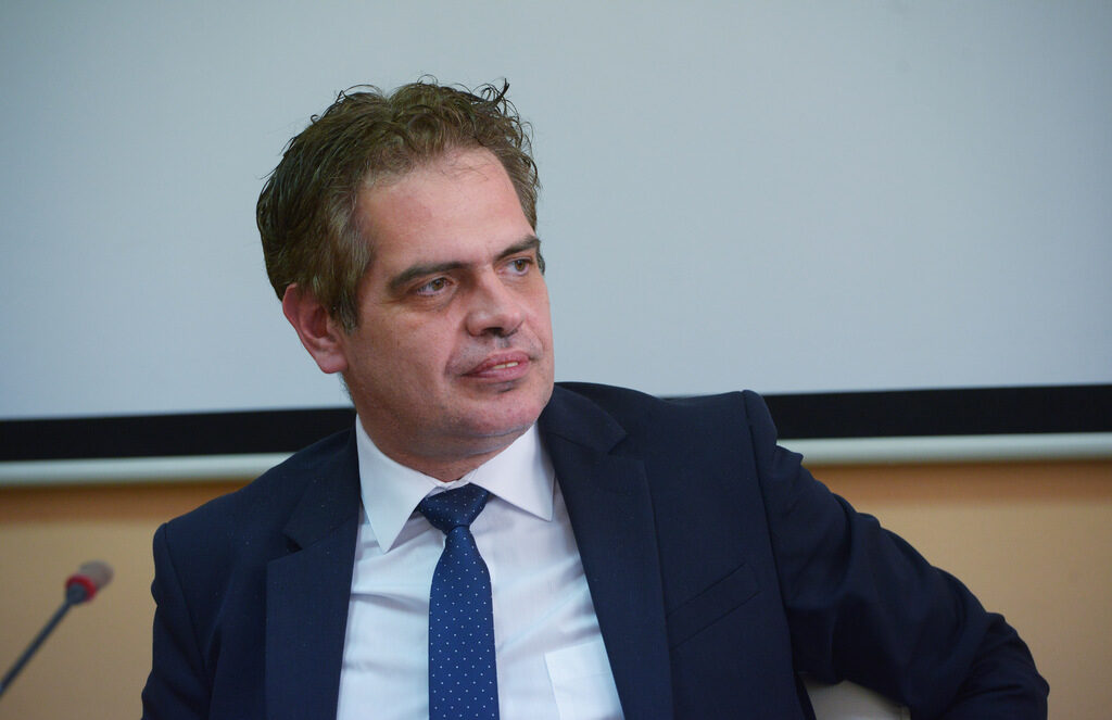 Съветвам новия министър на икономиката да прочете внимателно Устава на ББР при следващите си изяви, казва Христо Иванов.