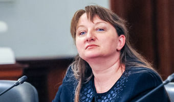 Деница Сачева: Говорете си, Фейсбук пехливани, не ми пречите Деница Сачева: Говорете си, Фейсбук пехливани, не ми пречите
