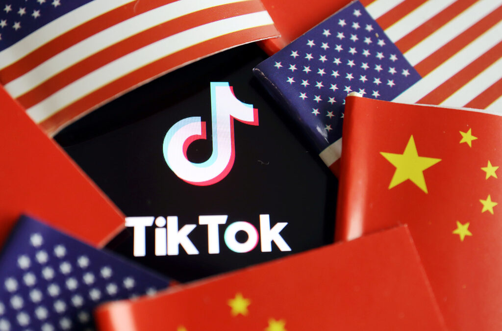 След "ТикТок" Тръмп заплаши и други китайски технологични компании