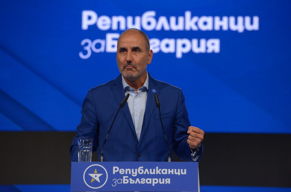 Цветан Цветанов напусна ГЕРБ през 2019-та година/