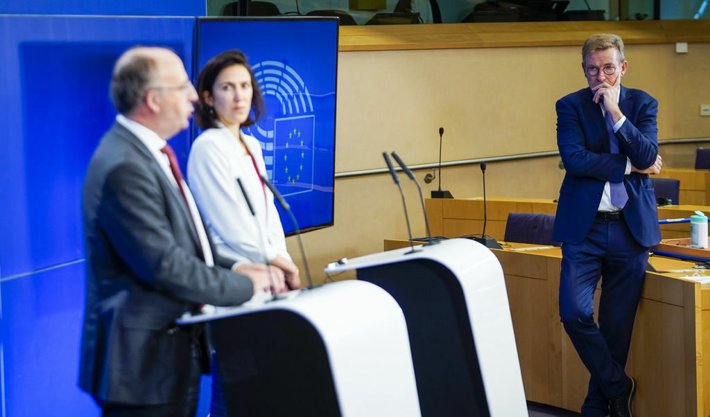 Европарламентът прекъсна преговорите с ЕС-27 за седемгодишния бюджет
