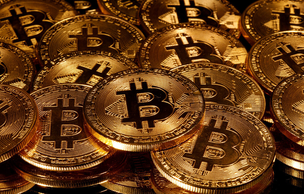 Биткойни за $1 млрд. на нелегалната мрежа Silk Road бяха конфискувани от САЩ