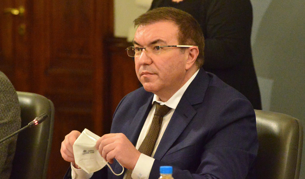 Зелените коридори отново ще са сутрин, държавните изпити за медици ще са присъствени