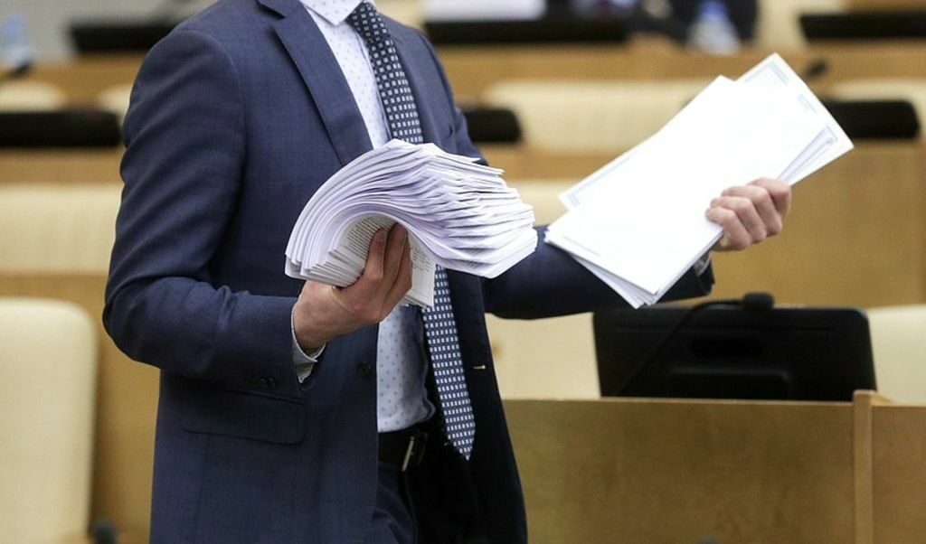 В Русия и отделни граждани вече ще са "чуждестранен агент", заплашени със затвор В Русия и отделни граждани вече ще са "чуждестранен агент", заплашени със затвор
