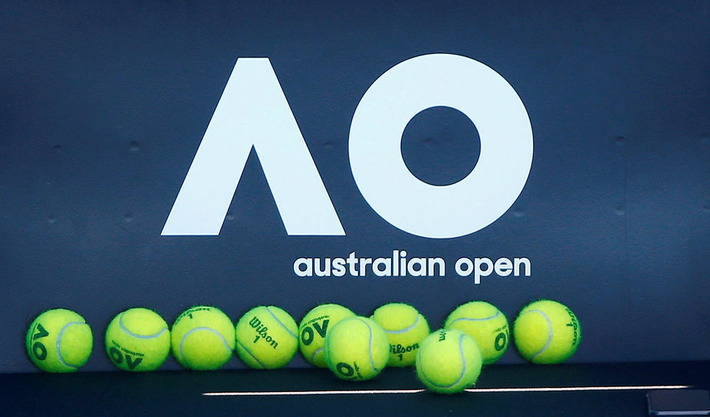 Случаи на заразени донесоха хаос и недоволство преди Australian Open