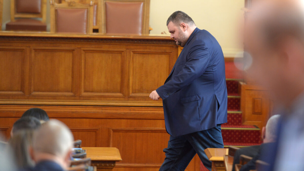 "Липсващото парче към пъзела": "Юнайтед груп" се споразумя за вестниците на Пеевски