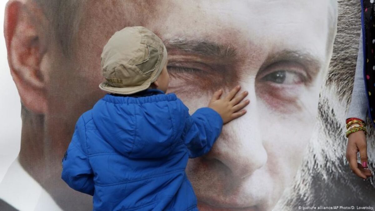 Изпитвам парещ срам заради родината ми