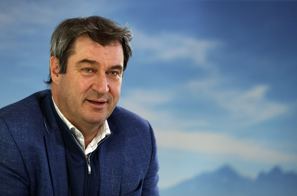 Баварският премиер има амбиции да бъде наследника на Меркел