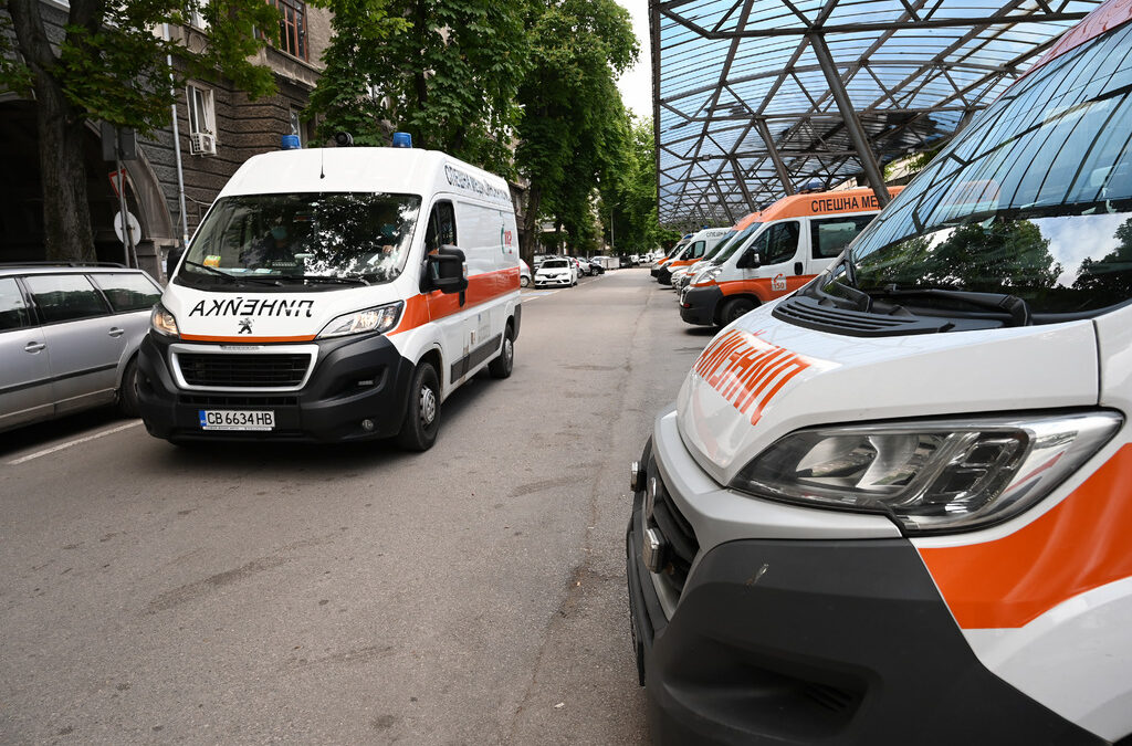 На фона на обвинения в лобизъм депутатите приеха всички линейки да влязат в регистър