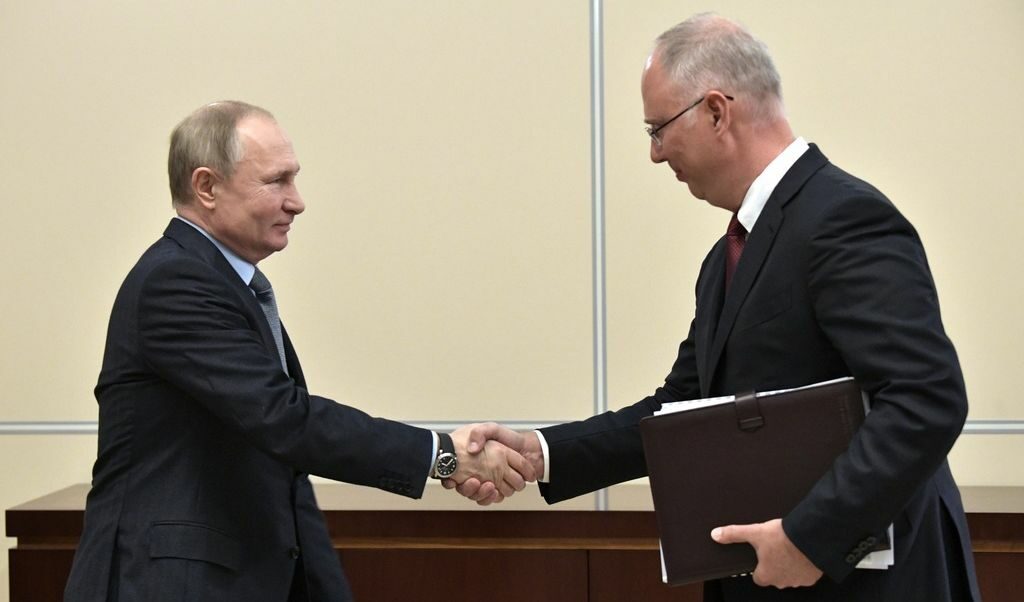 Руският президент Владимир Путин и ръководителят на Руския фонд за преки инвестиции Кирил Дмитриев