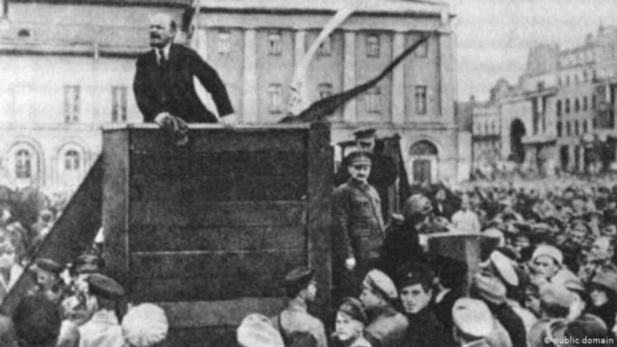 Писма и документи, носещи почерка или подписа на вожда на световния пролетариат, са били засекретени, за да се прикрие жестокостта му.