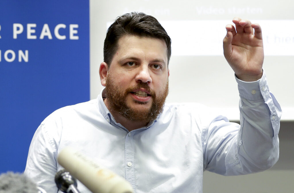 Досегашният ръководител на мрежата на щабовете на Алексей Навални Леонид Волков.