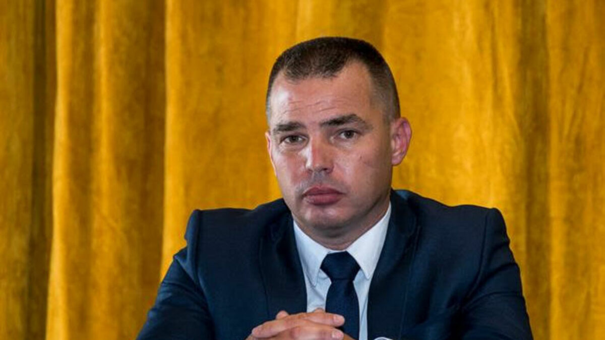 Антон Златанов