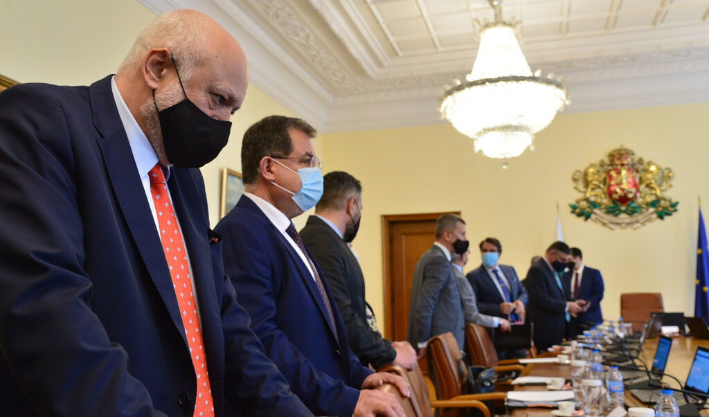 Политическото напрежение: полицията вече е с нов шеф, Кошлуков заплаши Минеков със съд (хронология)