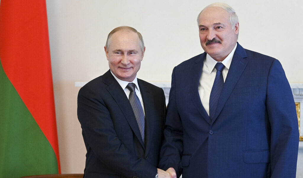 Путин нареди на правителството да помогне на Беларус след санкциите